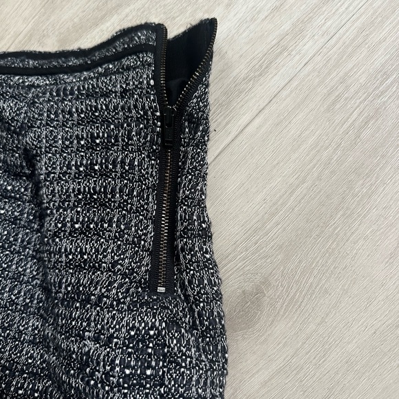 Madewell size 4 Ruffled Tweed Mini Skirt - Picture 3 of 4